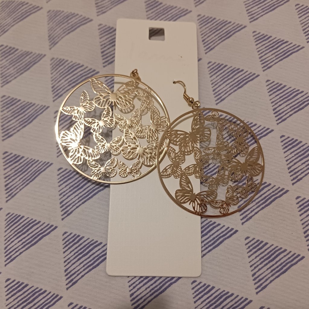I Am Fashion Jewelry Large Gold-Toned Metal Filigree Butterfly Drop Earrings 25$